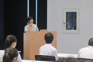 研究員による講演会